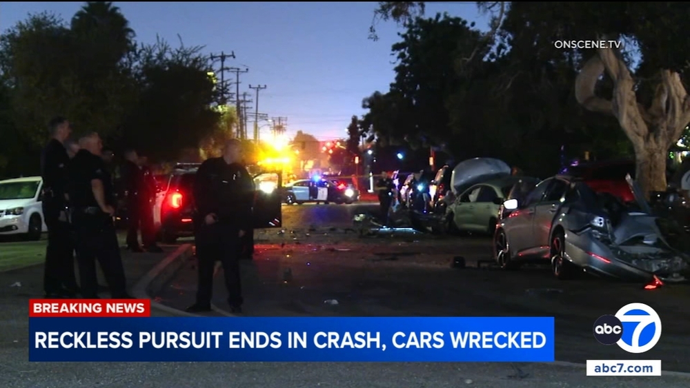 High-speed SoCal chase ends with violent crash into parked cars