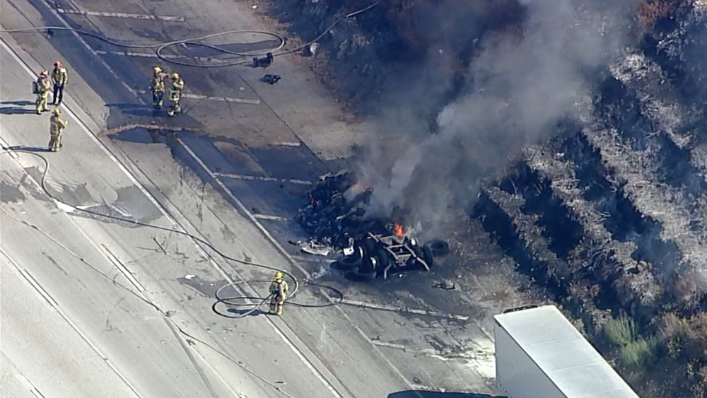 Big rig fire closes all WB lanes on 210 Freeway in Sunland