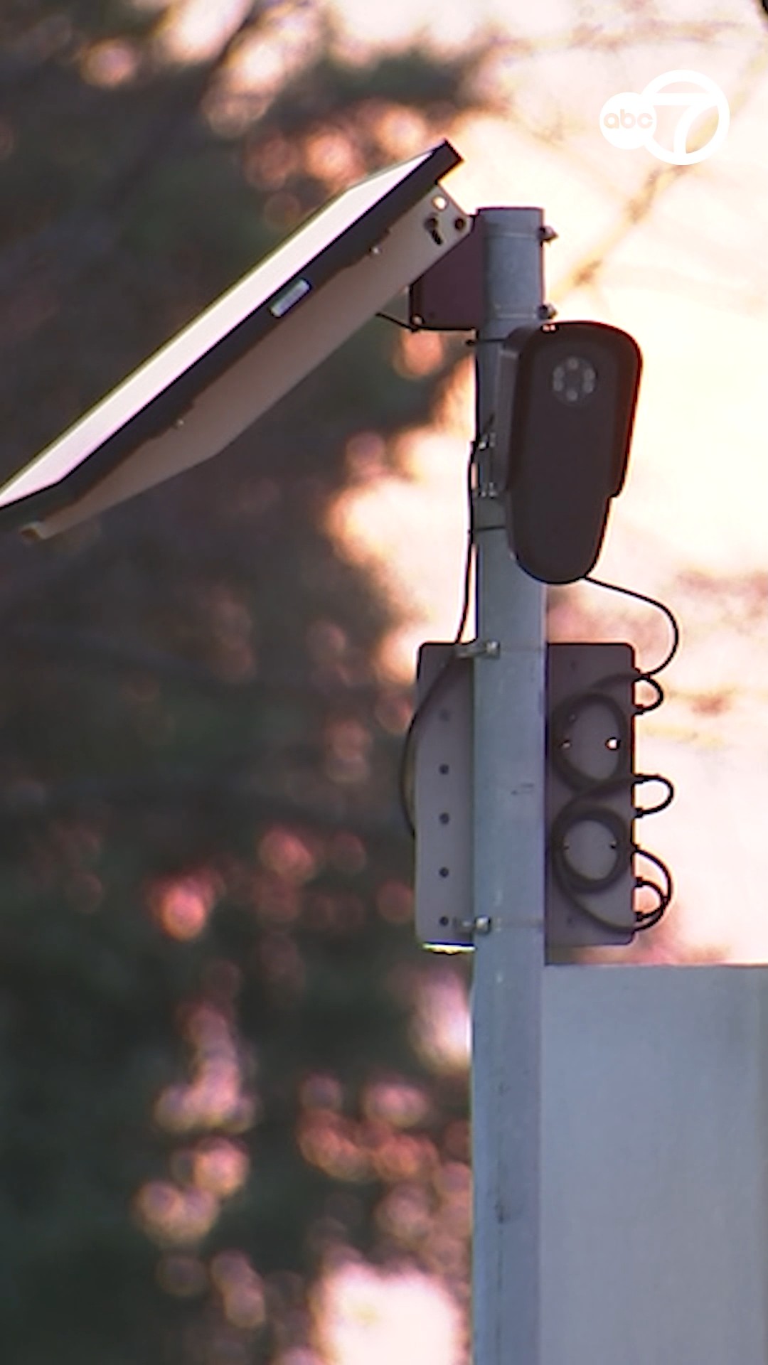 Chicago-area officers accused of misusing Flock technology in 2 cases

