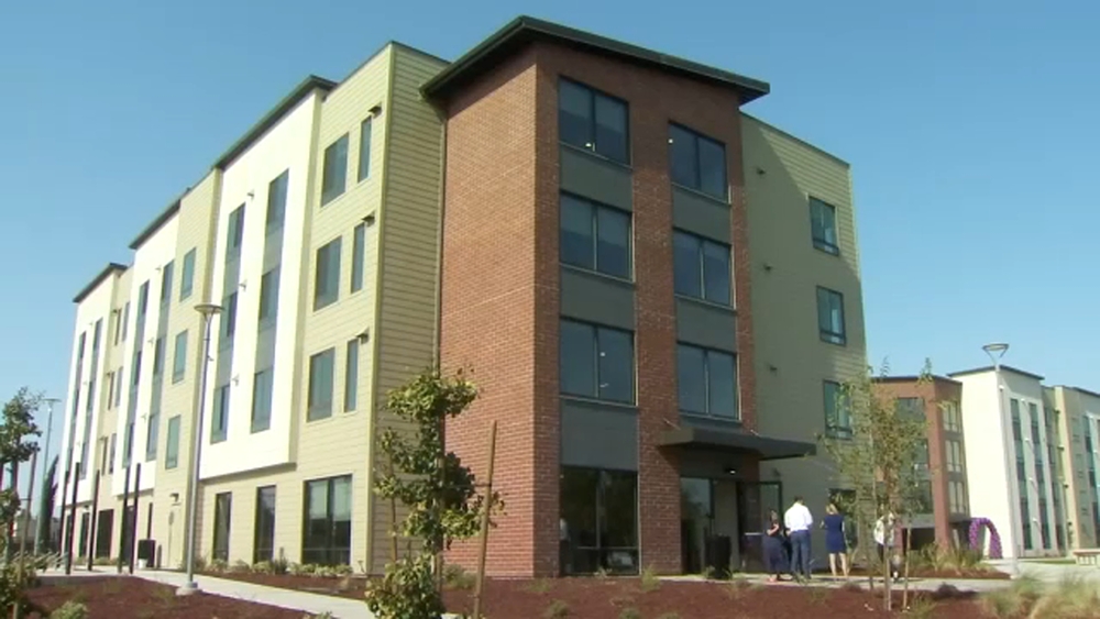 Dorm move-in day at Fresno State, including new units