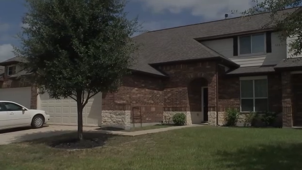 Teen allegedly stabbed pregnant woman who's dating her ex: Records