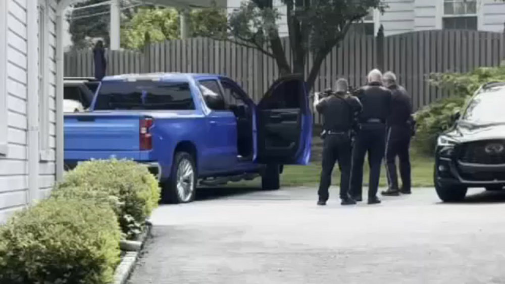 2 arrested, 1 sought after attempted home break‑in on the Main Line