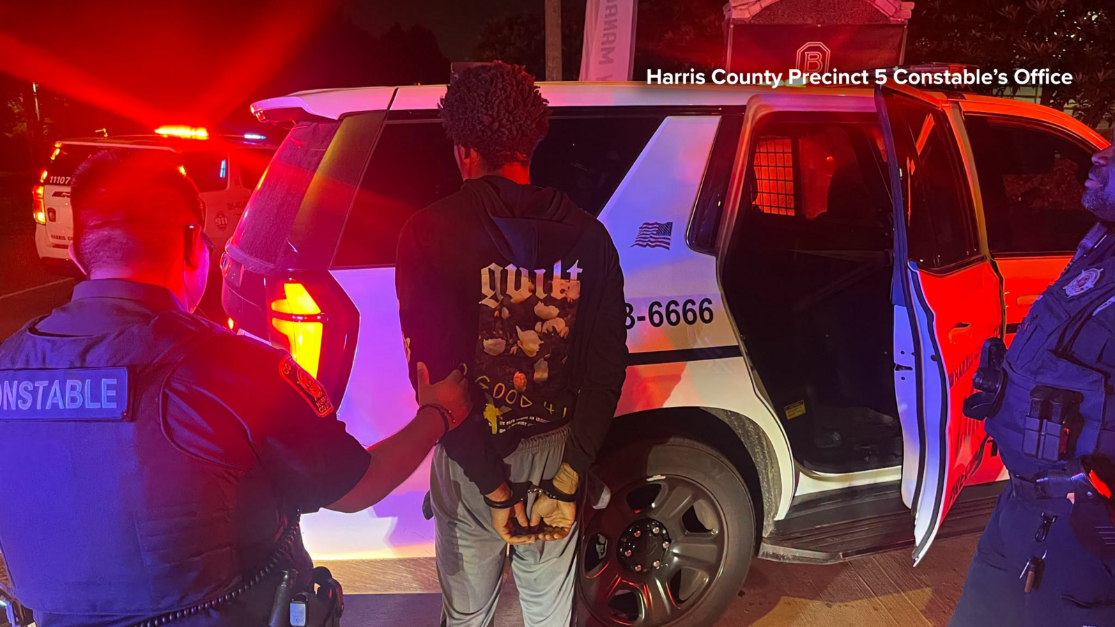 Suspects arrested after woman robbed in Memorial City Mall parking lot, Precinct 5 says
      