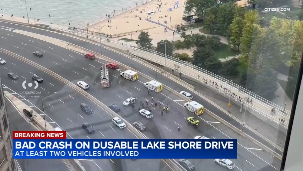Emergency crews respond to serious crash on DLSD downtown Chicago