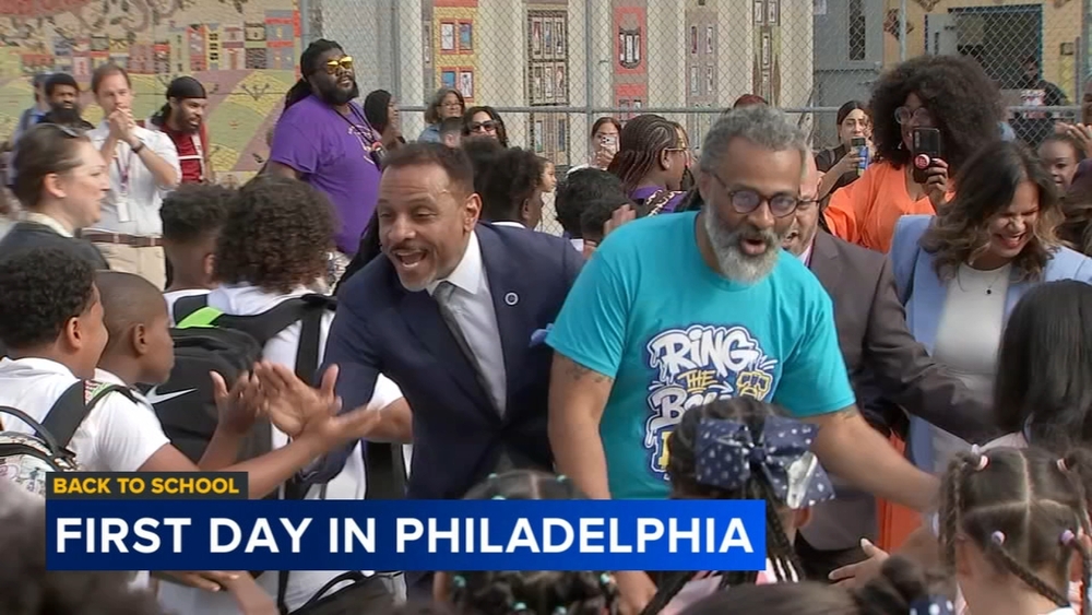 Students head back to class for the 1st day across School District of Philadelphia