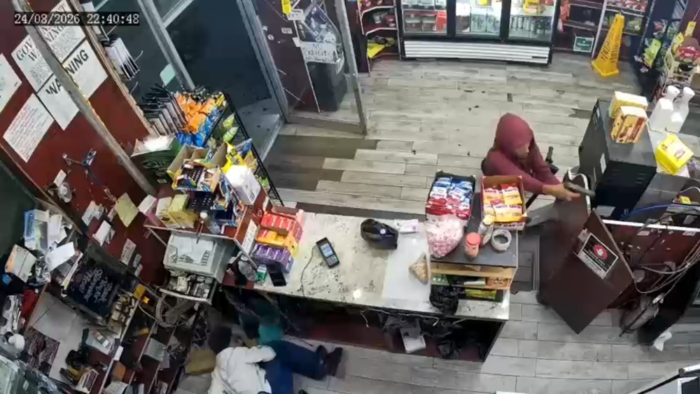 Video shows gunman shoot customer during Bronx store holdup
