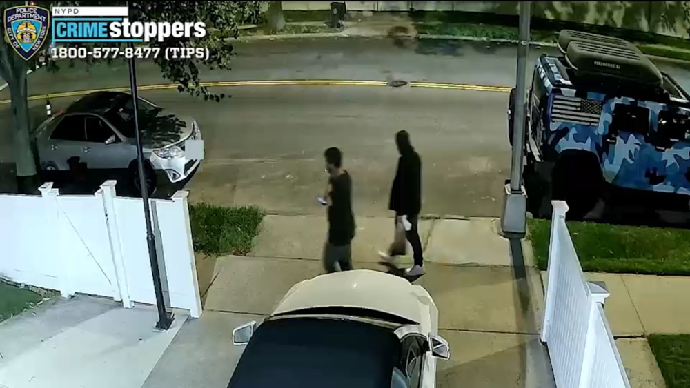 NYPD searching for vandals who threw feces at Queens synagogues