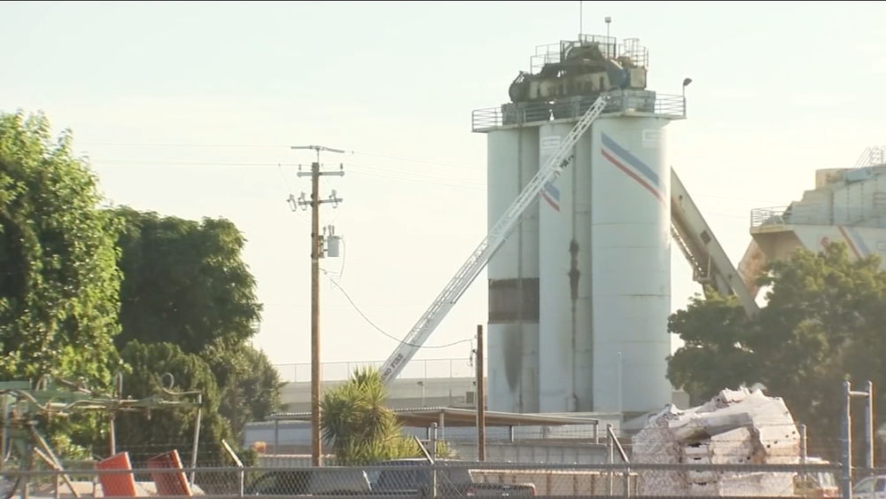 Employee injured in explosion at southwest Fresno business