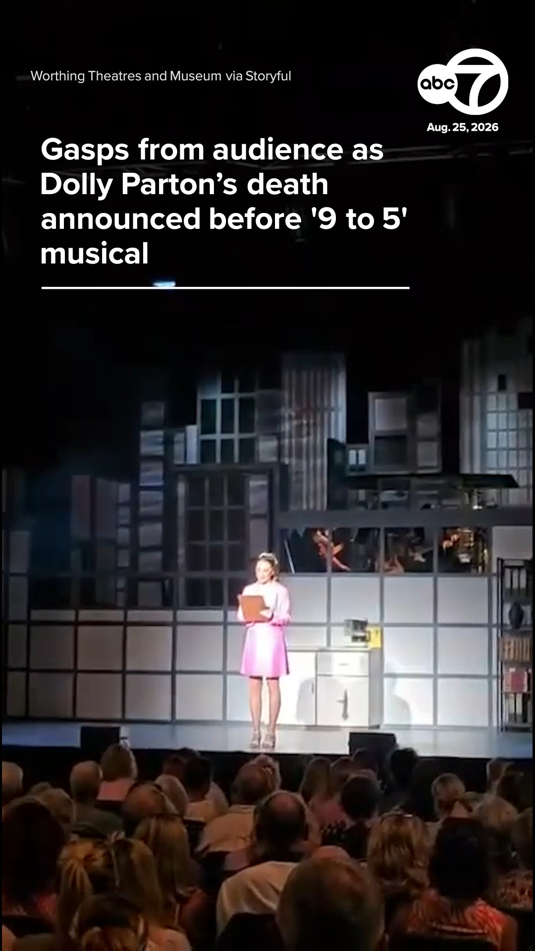 Gasps from audience as Dolly Parton's death announced