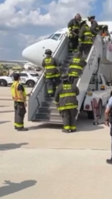 American Airlines plane blows 2 tires taxiing at O'Hare airport: FAA