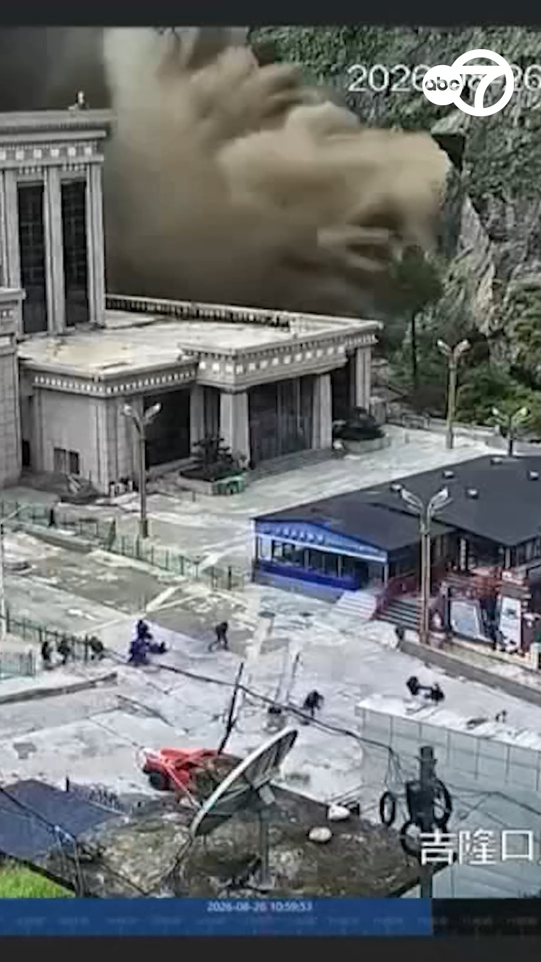 Chicago-area families await news of loved ones in Nepal floods
