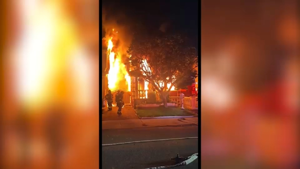 Fire tears through 2 homes in Ozone Park, injuring 3