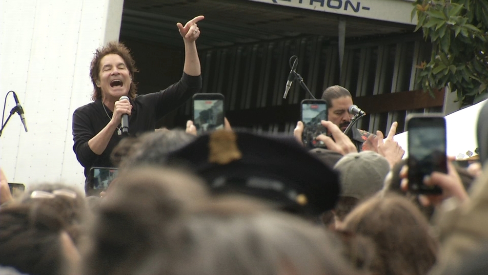 Train celebrates new album with SF block party on Haight Street