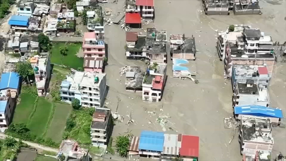 Bay Area residents search for loved ones after Nepal flooding