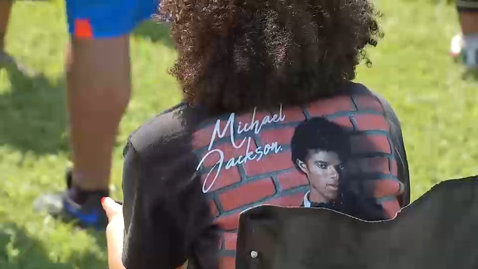 Party in Brooklyn honors Michael Jackson's birthday