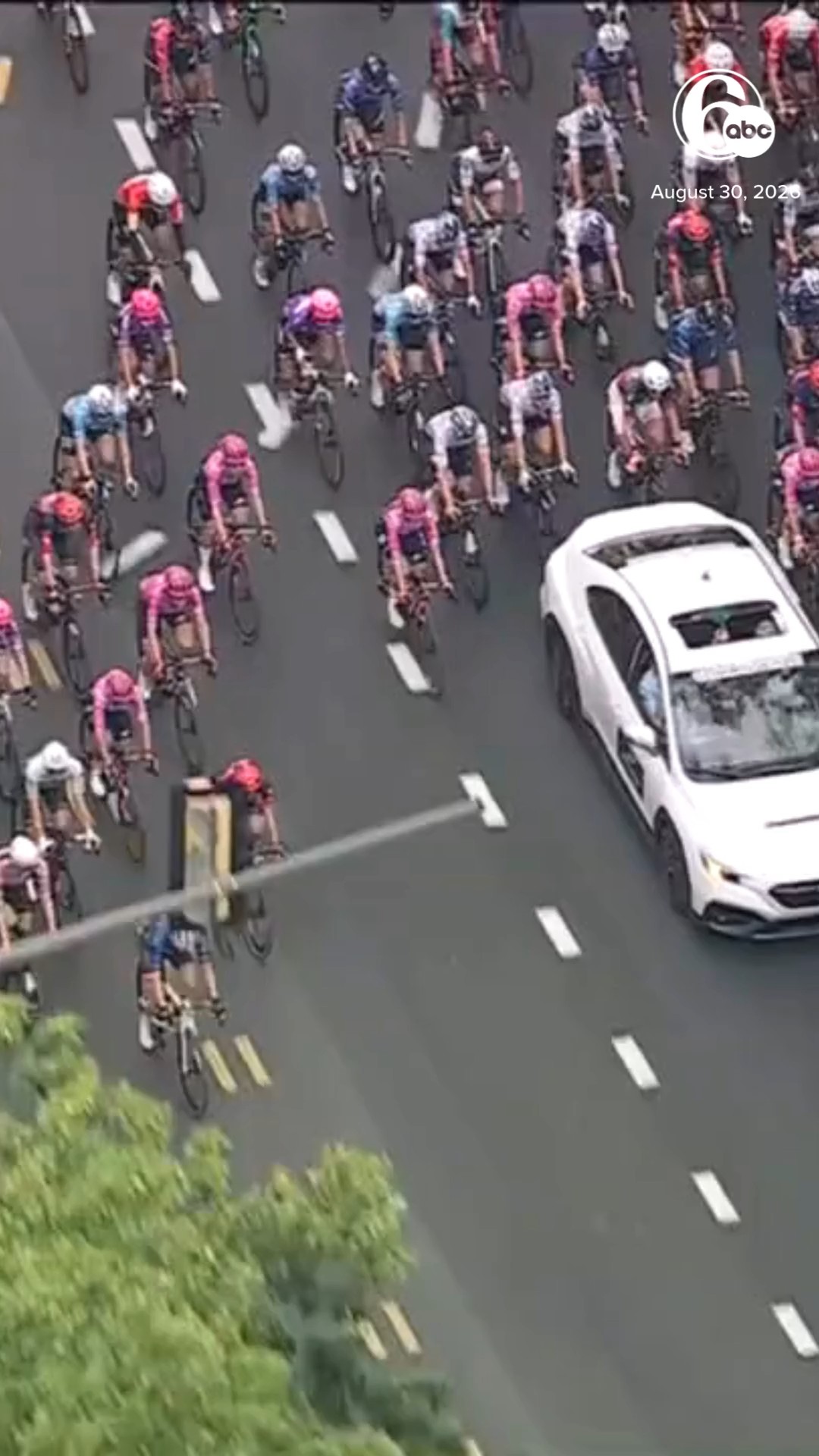 Womens' race officially begins at Philadelphia Cycling Classic