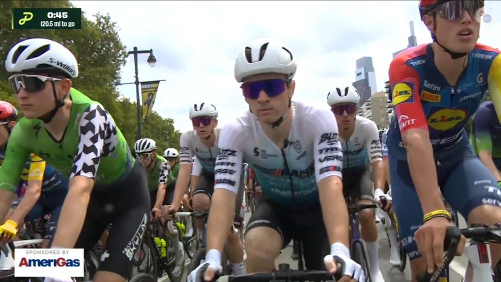 Men's race begins at the Philadelphia Cycling Classic