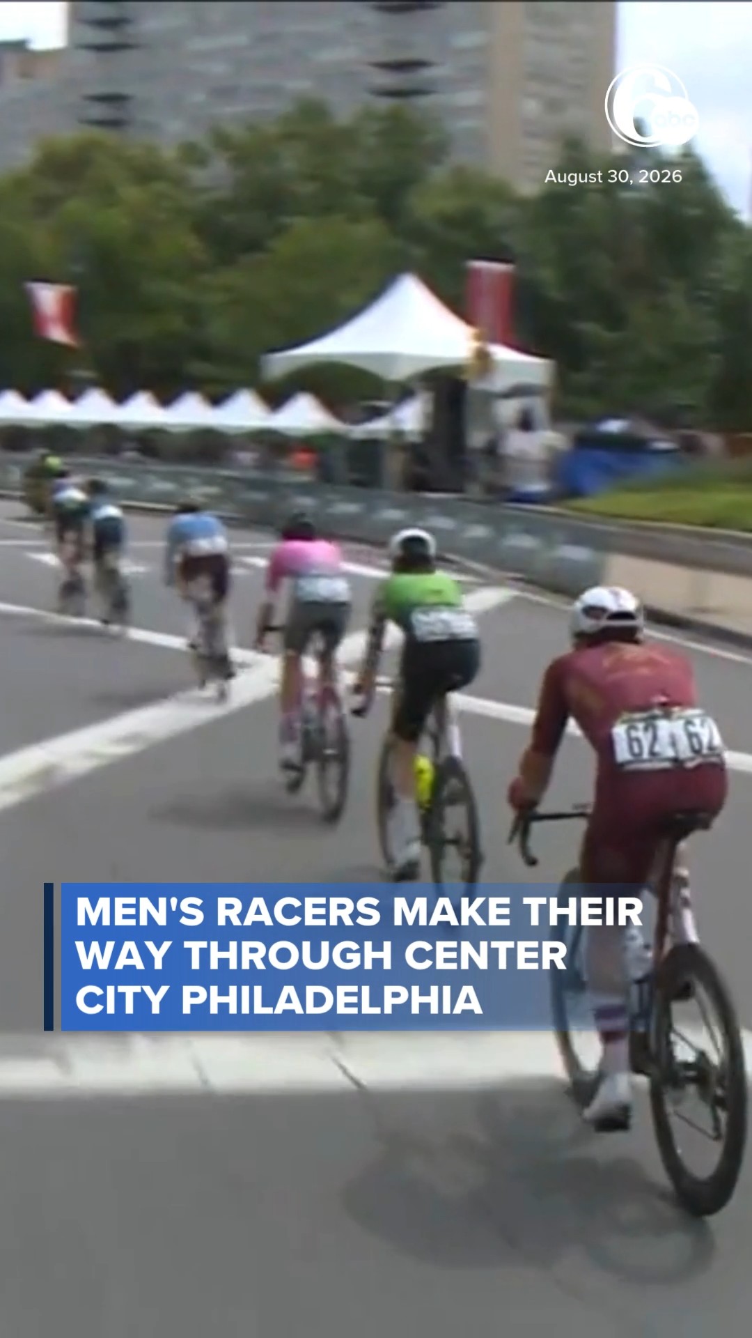 Men's racers make their way through Center City Philadelphia