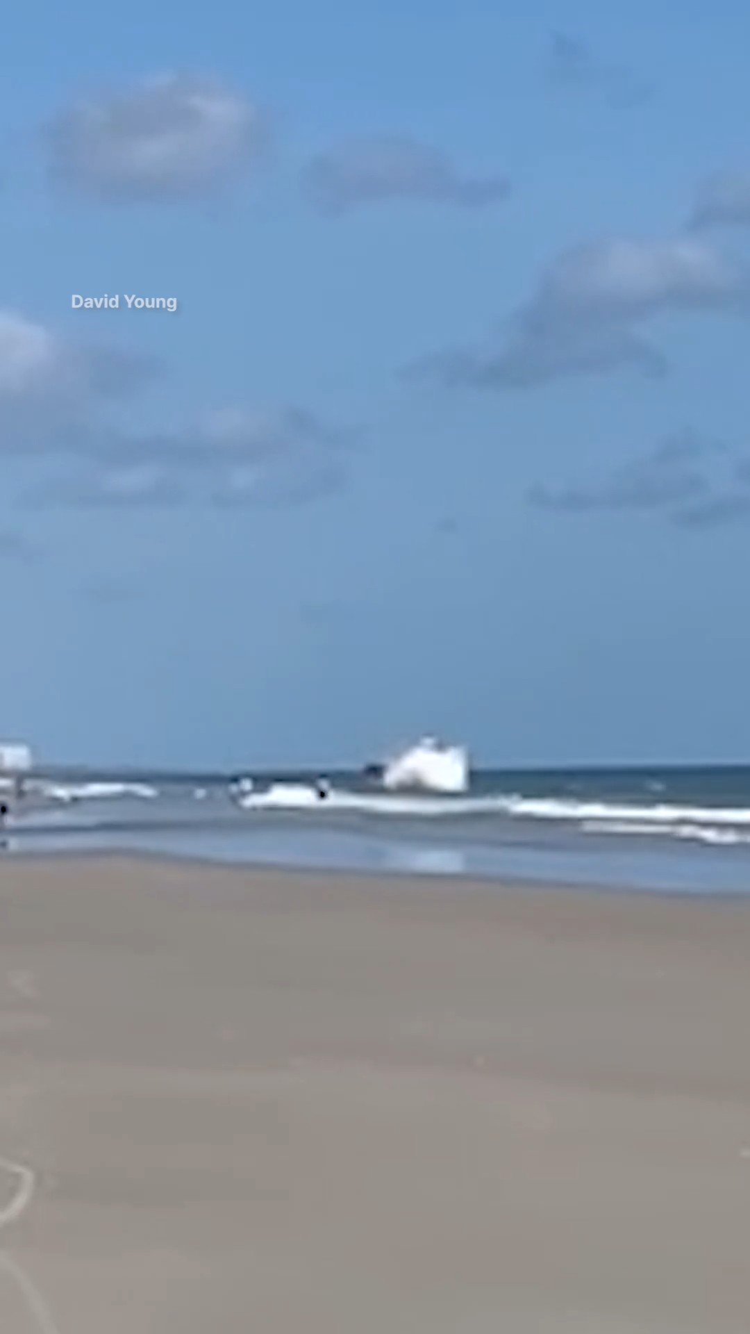 Florida pilot survives after banner airplane crashes into ocean