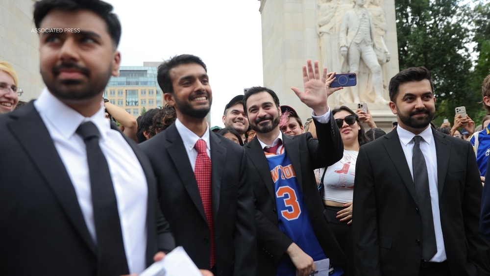 Crowd gathers for Mayor Mamdani lookalike contest