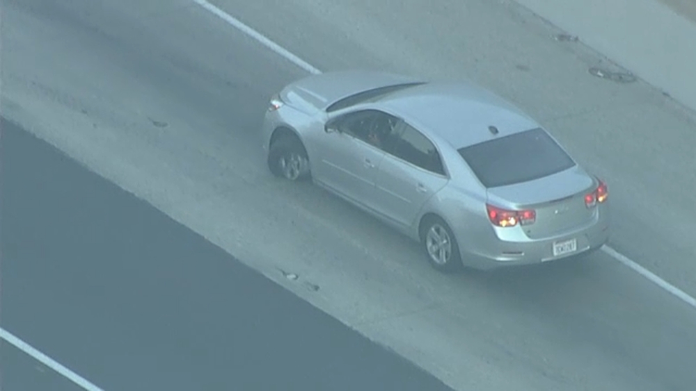 Multiple cars get flat tires on 405 Freeway in Encino