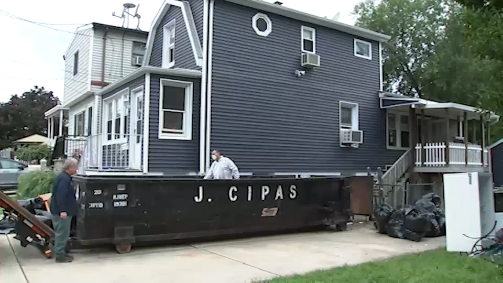 Dead animals found in crates in home in Woodbridge, New Jersey
      