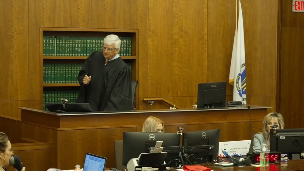 Judge tells Lindsay Clancy jury to keep deliberating after they can't get a unanimous decision
