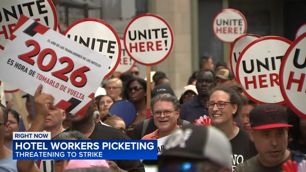 Hotel workers rally downtown, threaten strike after contracts expire