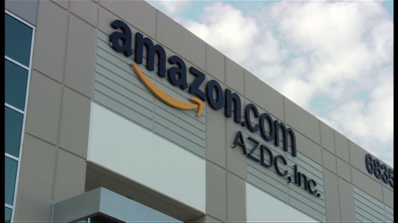 Illinois, Indiana among 22 states and FTC to sue Amazon over inflated advertising prices