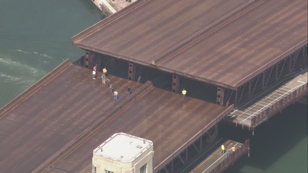 DuSable Lake Shore Drive bridge reopens after heat causes malfunction