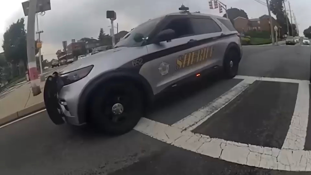 Sheriff's officers perform roadside rescue, save unresponsive driver in Hackensack