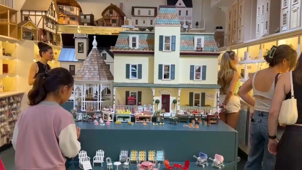Small business 'Tiny Doll House' is the fun-sized world of your dreams