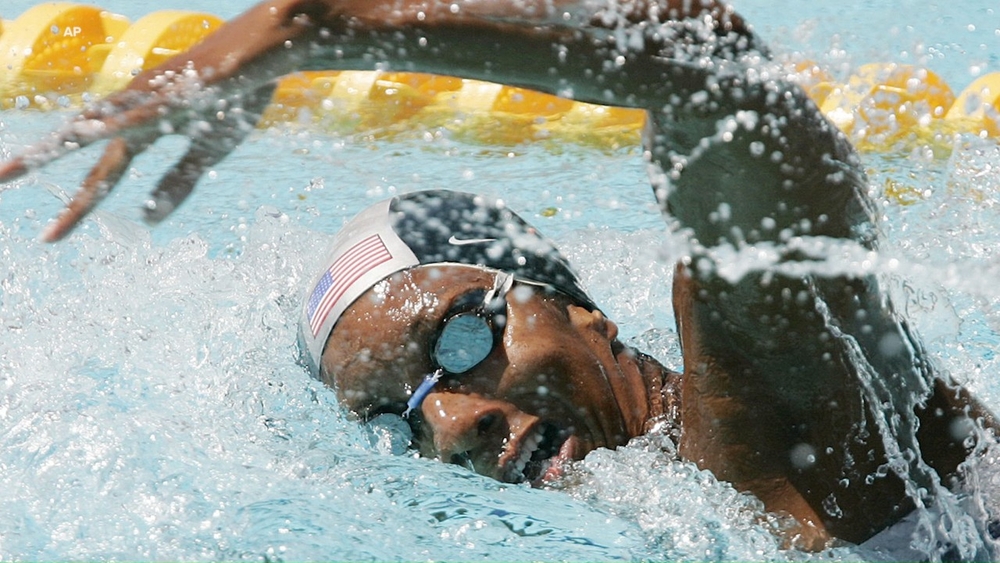 Olympic swimmer joins Chicago River Swim in the fight against ALS