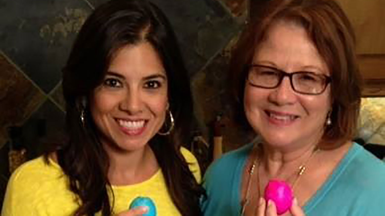 Anchors share their text messages from their moms