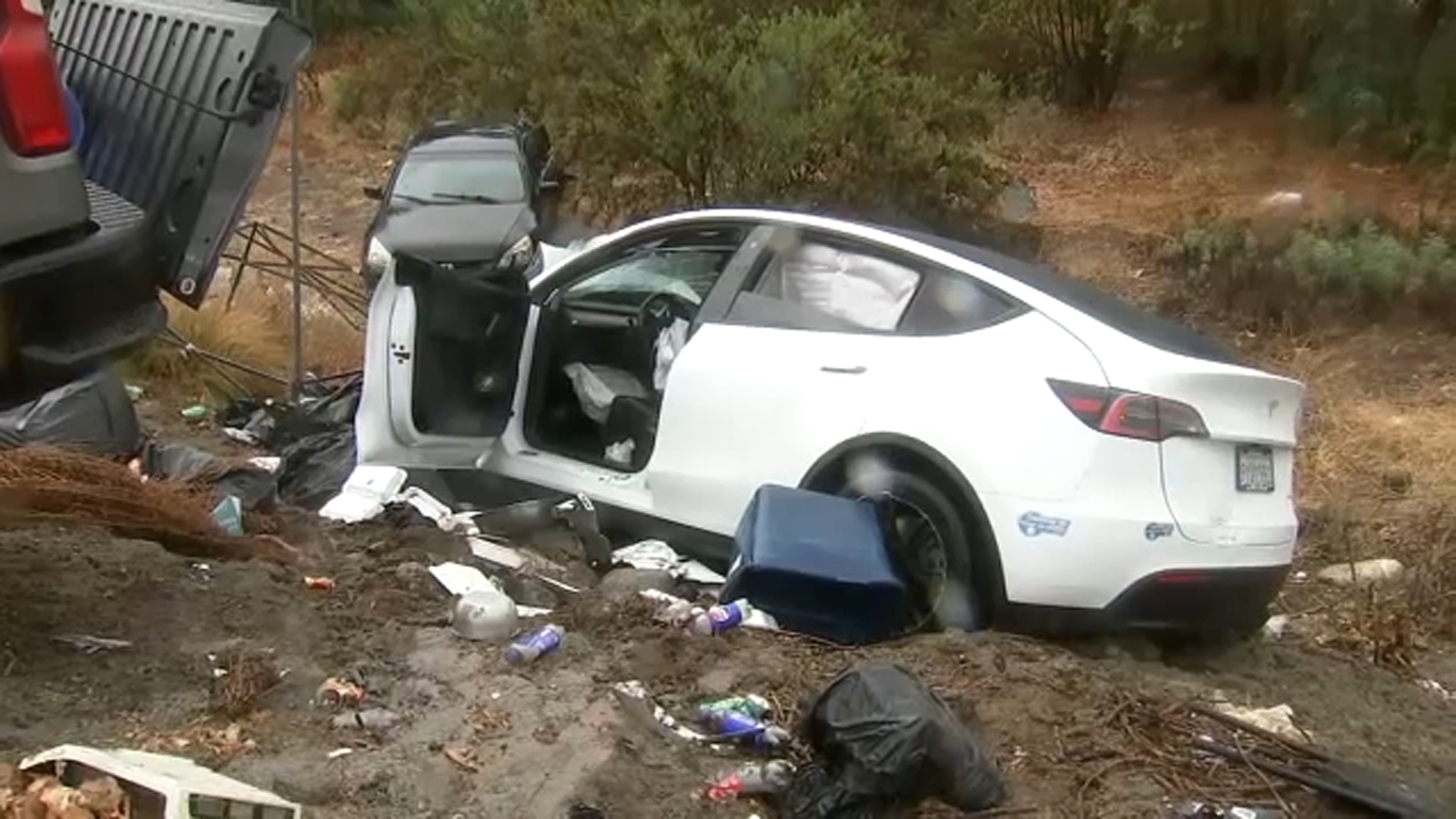 Driver crashes into food stand, careens down riverbed in Whittier Driver crashes into food stand, careens down riverbed in Whittier
