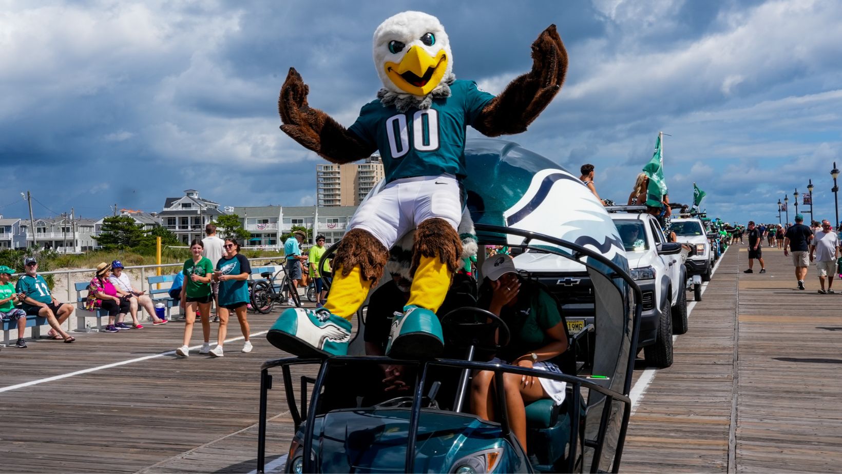 Ocean City bids farewell to summer with Eagles parade
