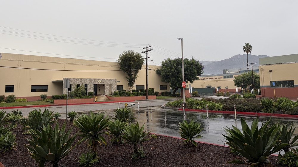 Power goes out for thousands in Glendale as showers move through SoCal