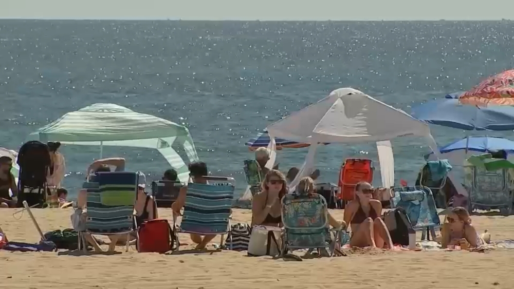 Beachgoers head to Jersey Shore for Labor Day weekend