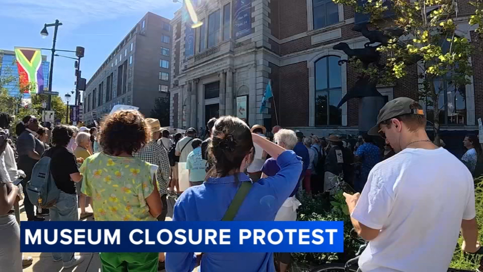 Rally held to keep Philadelphia's Academy of Natural Sciences museum open
