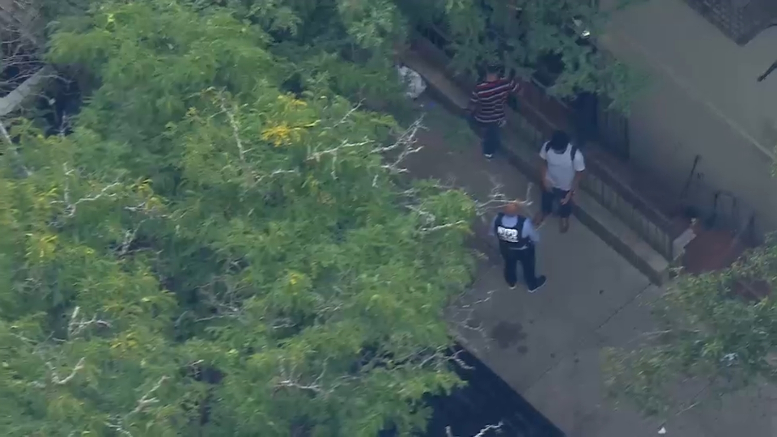 2 people stabbed in Hell's Kitchen; police searching for suspect