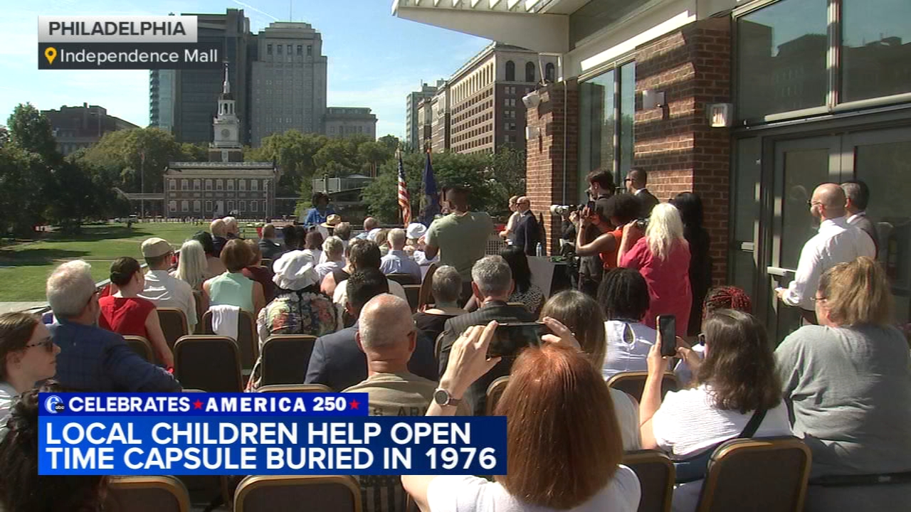 Bicentennial time capsule opened on Independence Mall