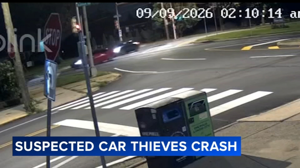 Police search for suspects after NE Philadelphia pursuit ends in crash