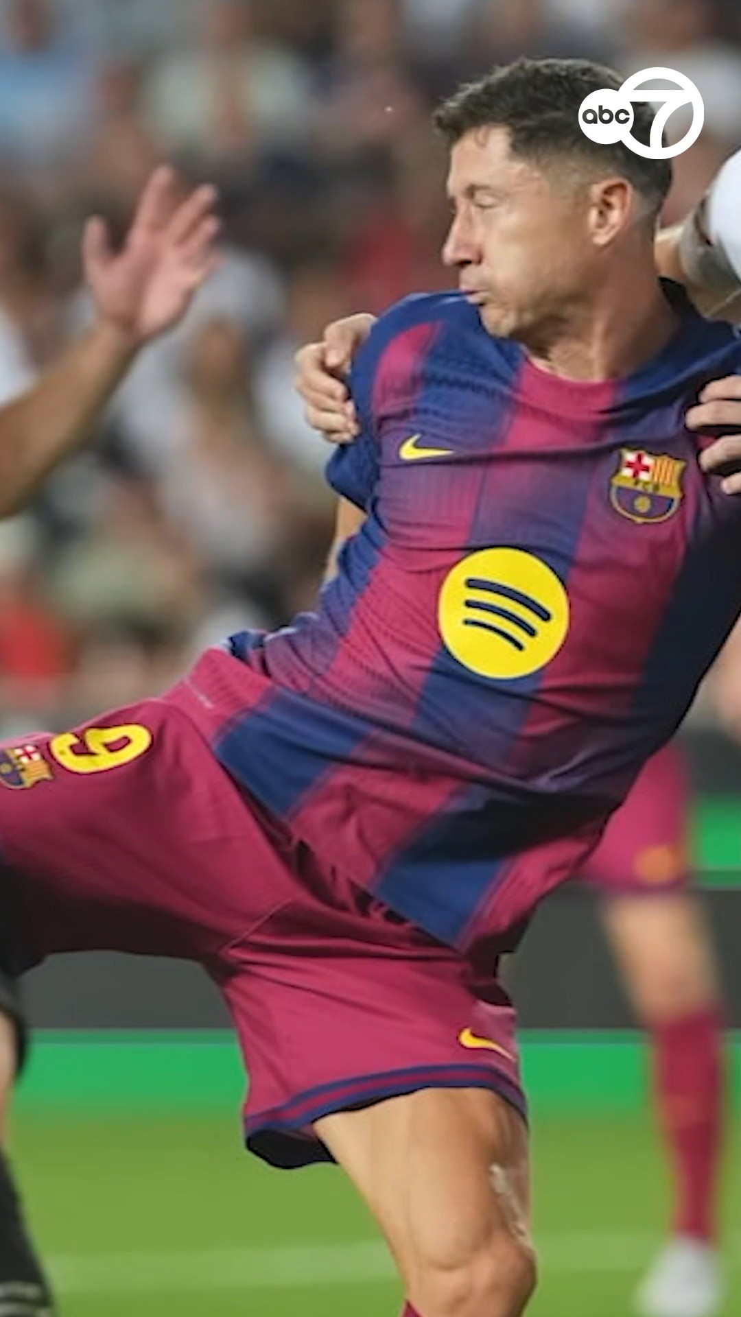 Messi, Lewandowski draw sellout crowd to Soldier Field 
