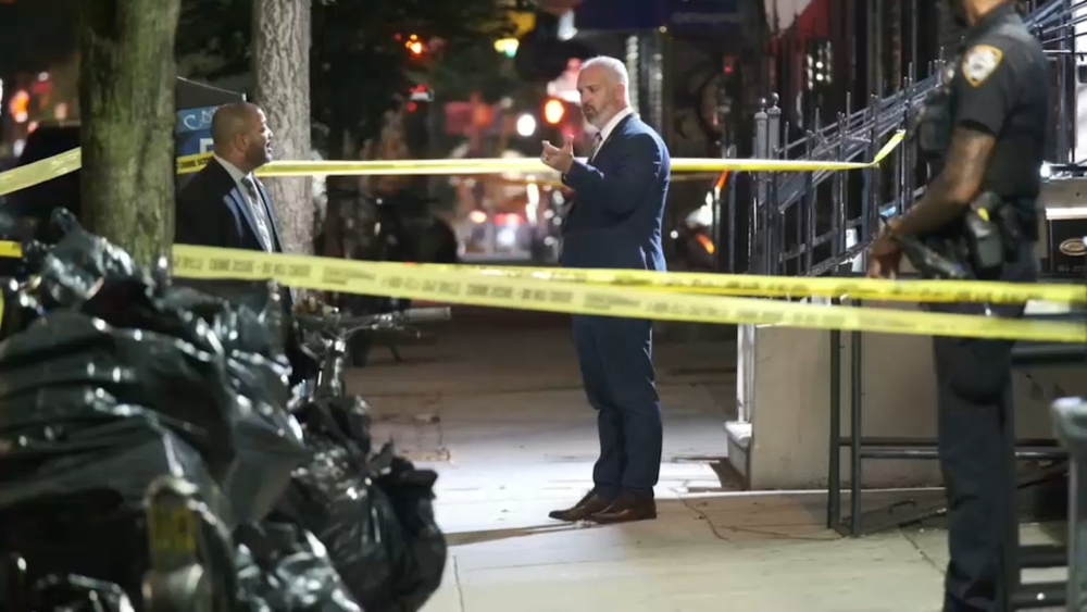 Teen fatally shot outside Williamsburg home