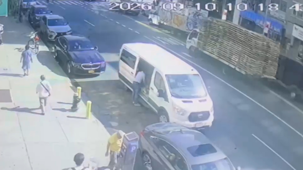 Man killed, 2 women hurt after truck hits pedestrians in Chinatown