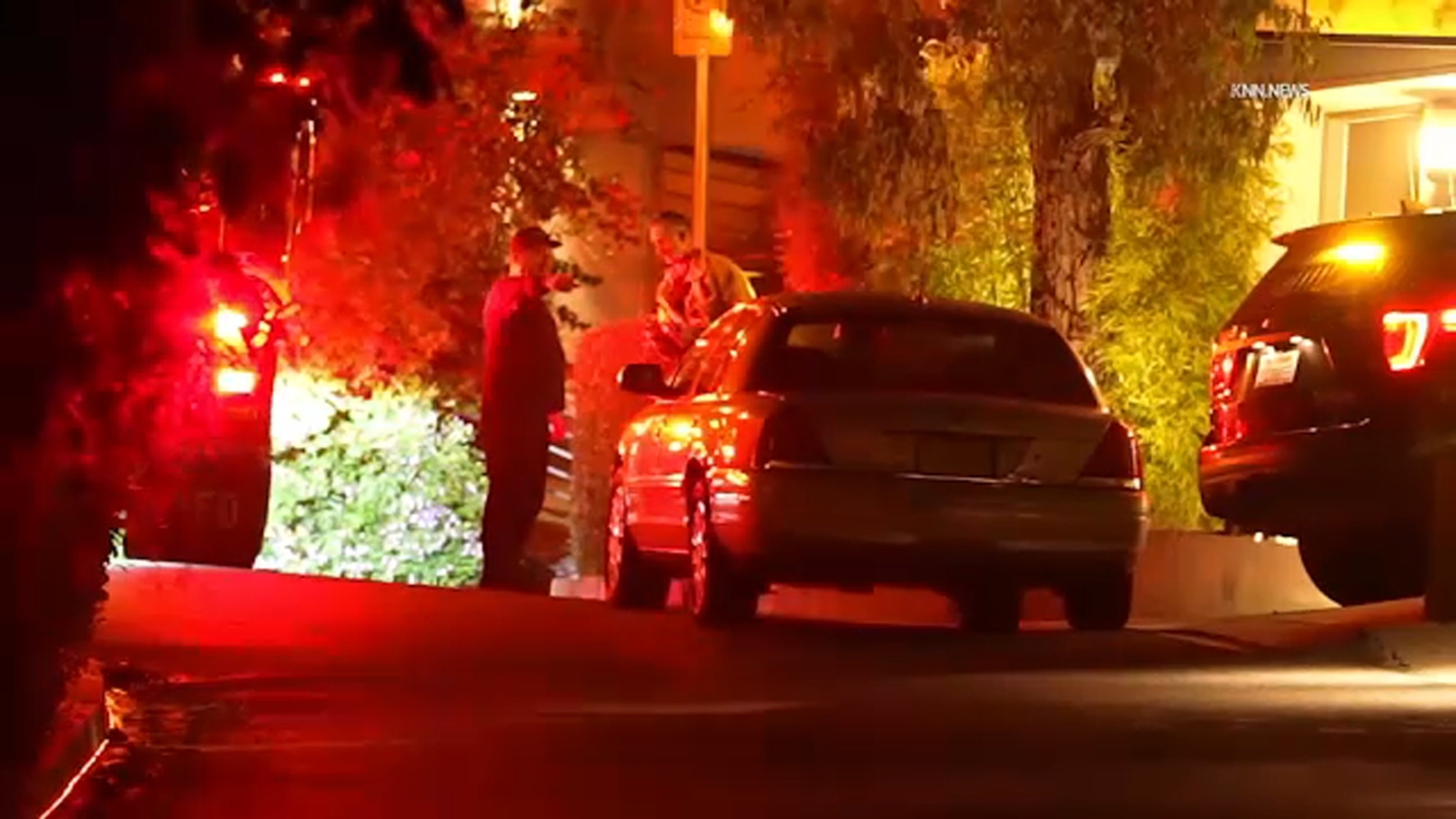 Officers shoot stabbing suspect at Hollywood Hills home, Los Angeles Police Department says Officers shoot stabbing suspect at Hollywood Hills home, Los Angeles Police Department says
