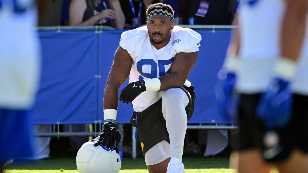 Rams' Myles Garrett to have knee surgery, headed to injured reserve