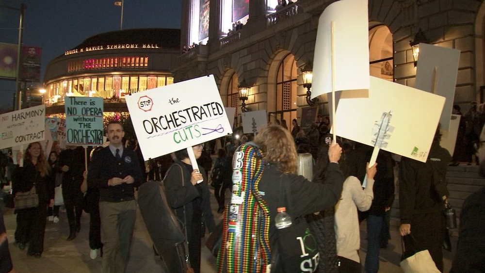 SF opera orchestra goes on strike on opening night