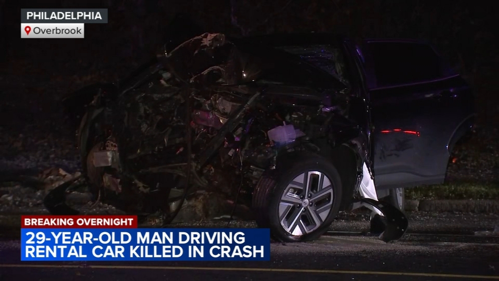 Man killed after car crashes into tree on City Avenue