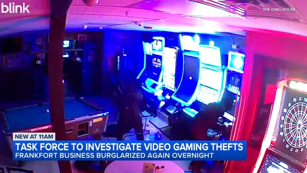 VIDEO: Burglars smash gaming machines with sledgehammers in Frankfort
